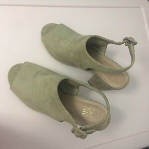 New York & Company Chunky Block Heels Sandals Size 6